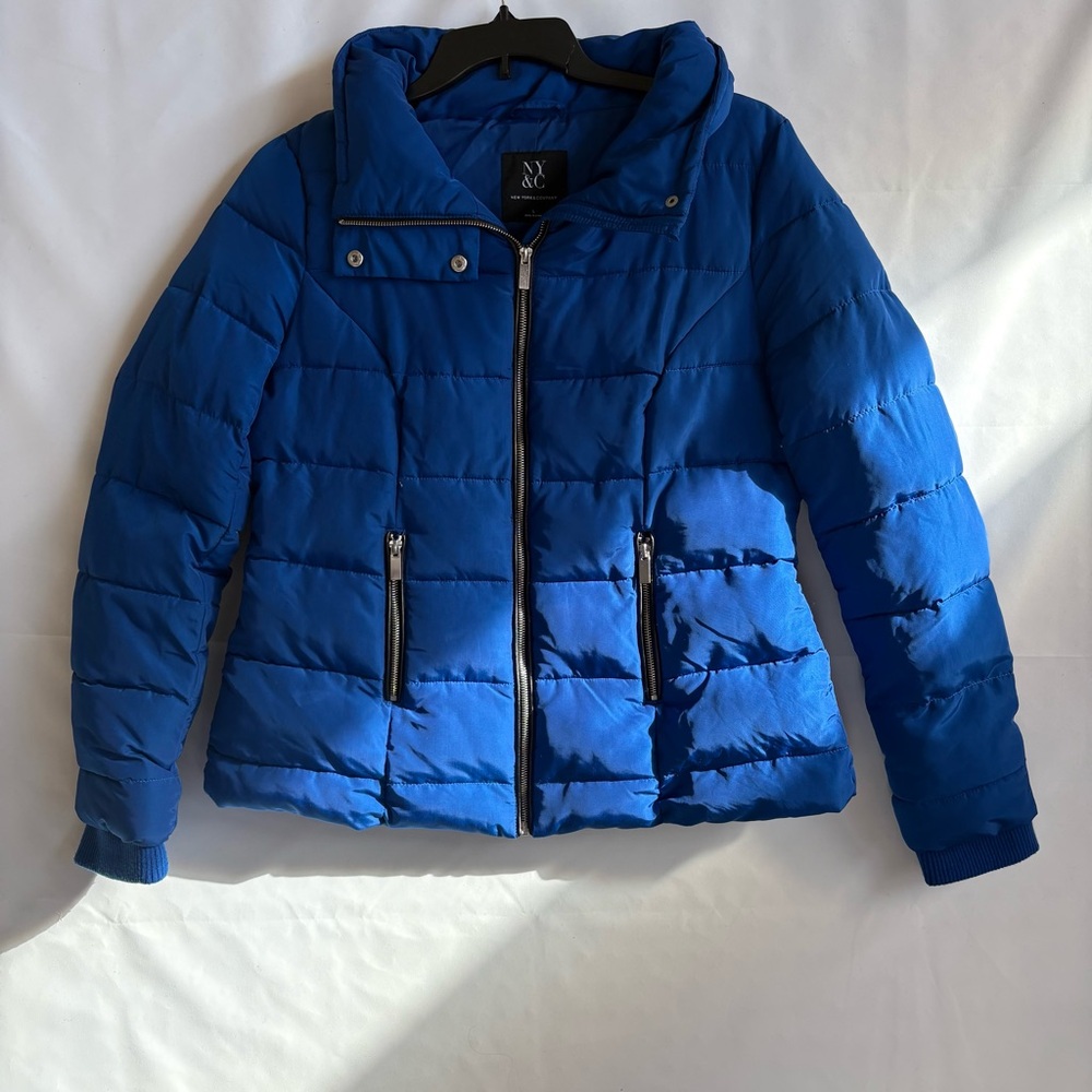 New York and Company Royal Blue Women's Puffer Coat. Size Large INV25/332